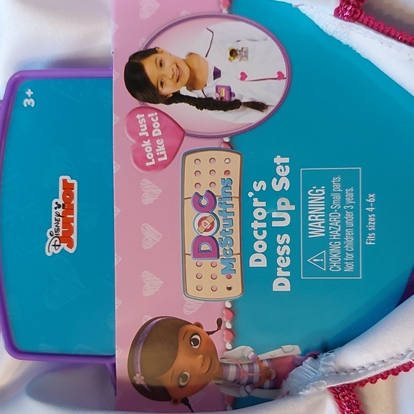 NEW Disney Junior Doc McStuffins size 4-6x Doctor's Dress Up Set - Picture 2 of 2